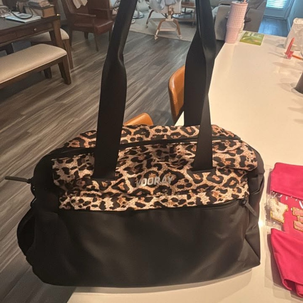 VOORAY Leopard Print Black Travel Bag